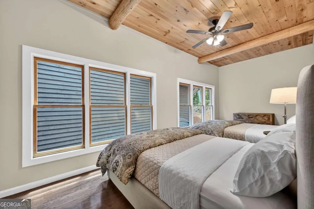192 Delphi Hills LN McCaysville, GA 30555