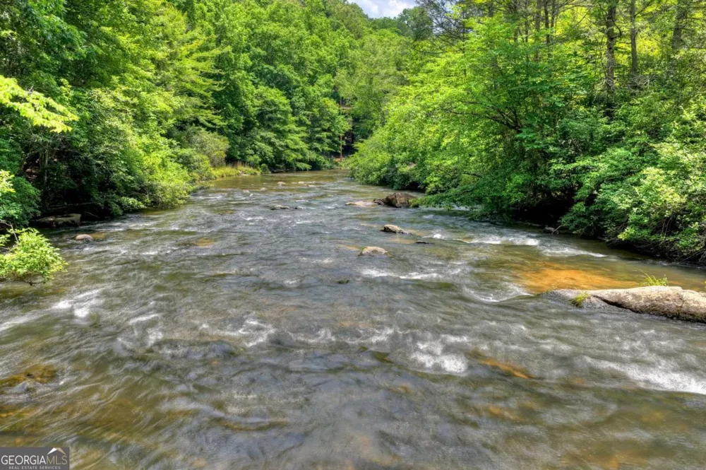 192 Delphi Hills LN McCaysville, GA 30555