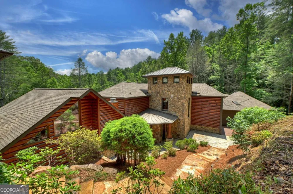 192 Delphi Hills LN McCaysville, GA 30555
