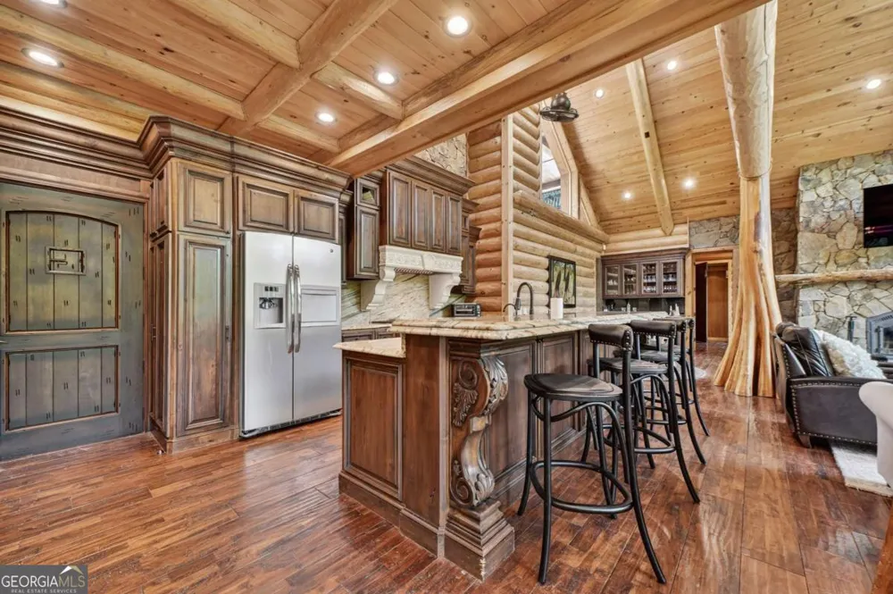 192 Delphi Hills LN McCaysville, GA 30555