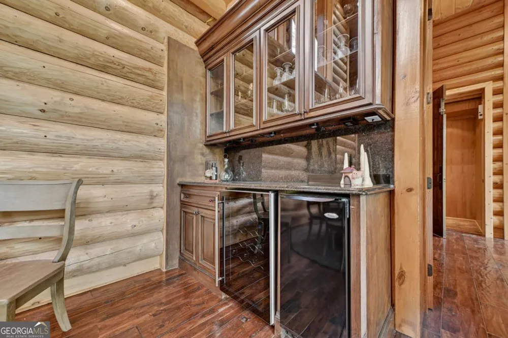 192 Delphi Hills LN McCaysville, GA 30555