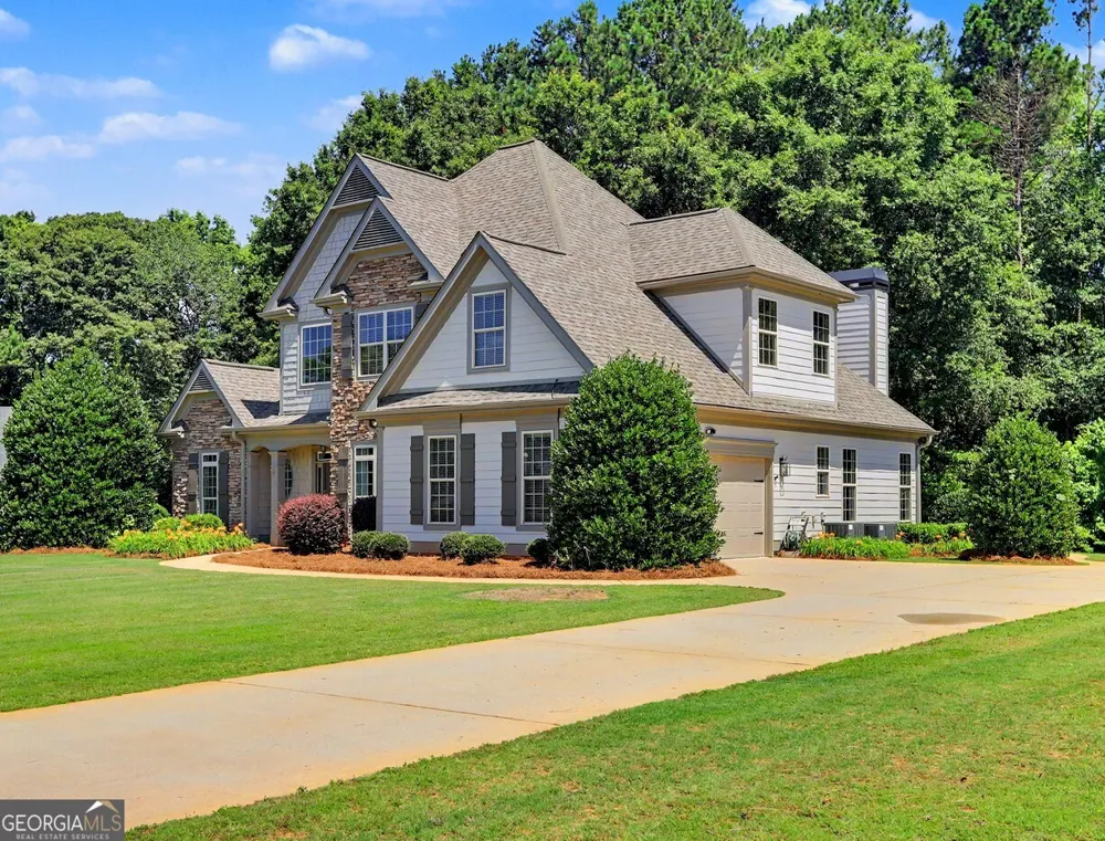 4 White Oak LN Sharpsburg, GA 30277