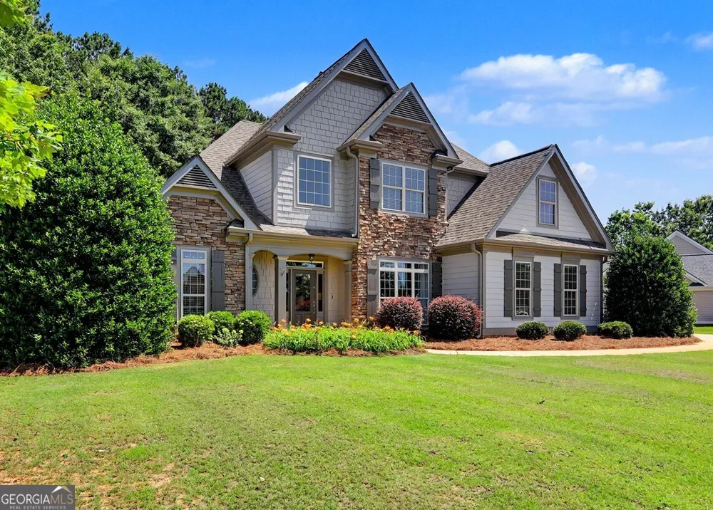4 White Oak LN Sharpsburg, GA 30277