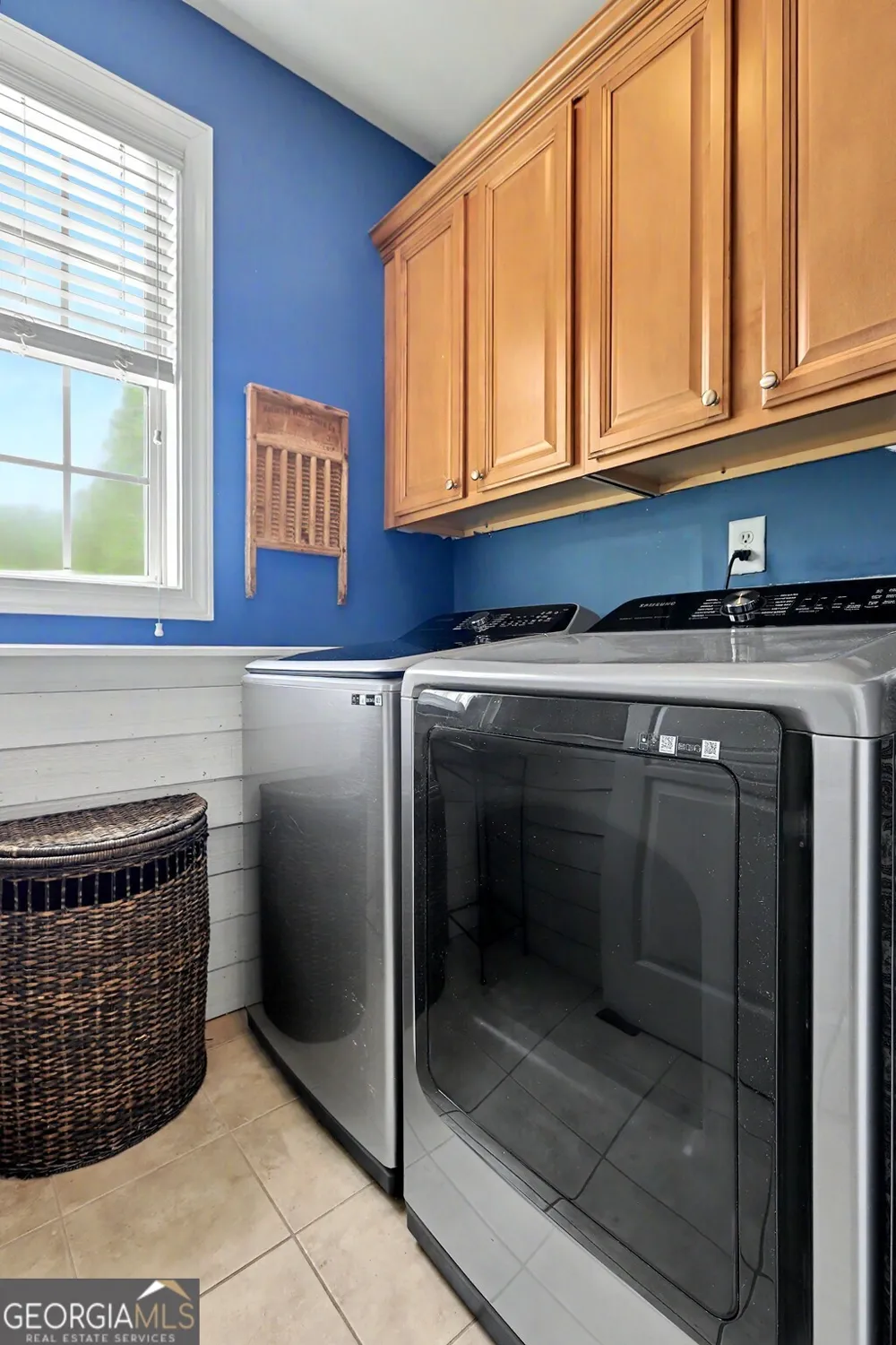 4 White Oak LN Sharpsburg, GA 30277