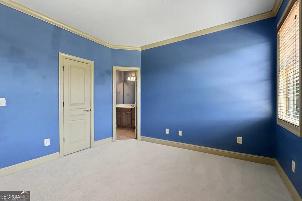 4 White Oak LN Sharpsburg, GA 30277