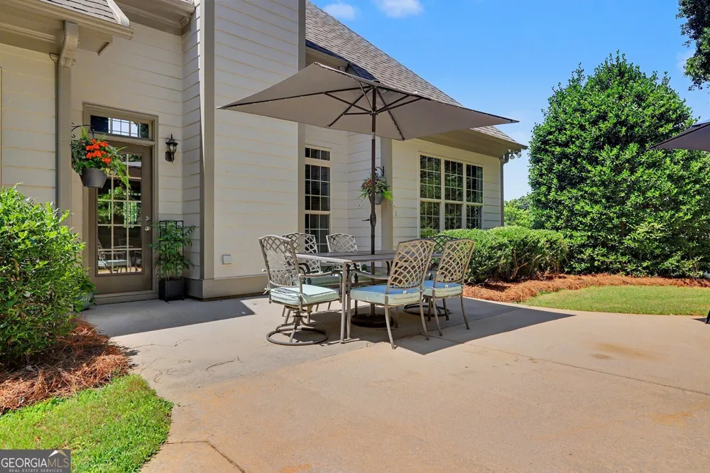 4 White Oak LN Sharpsburg, GA 30277