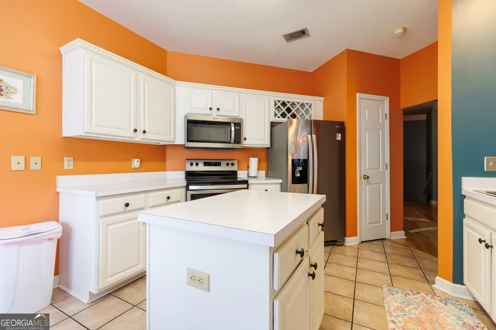 2502 B Jerry Jones DR Valdosta, GA 31602