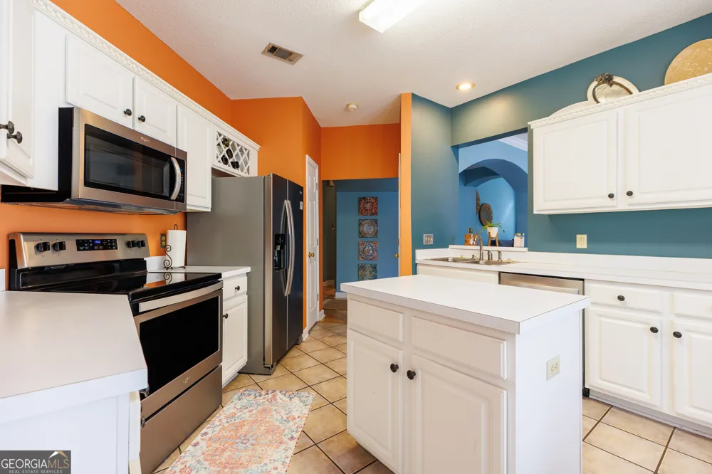2502 B Jerry Jones DR Valdosta, GA 31602