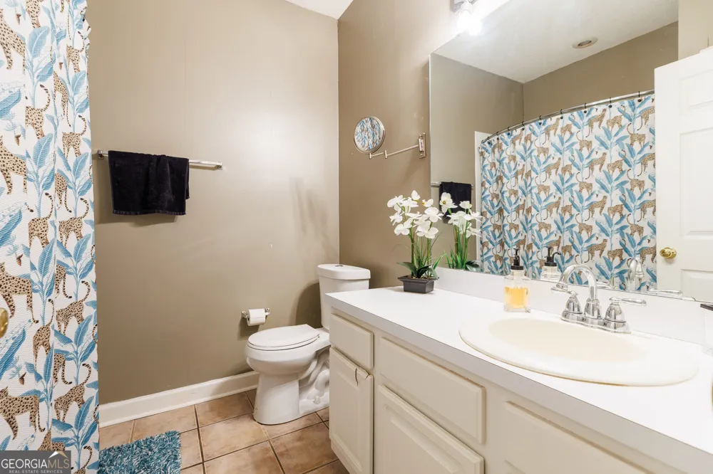 2502 B Jerry Jones DR Valdosta, GA 31602