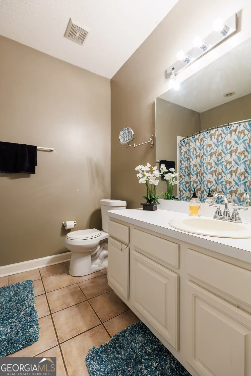 2502 B Jerry Jones DR Valdosta, GA 31602
