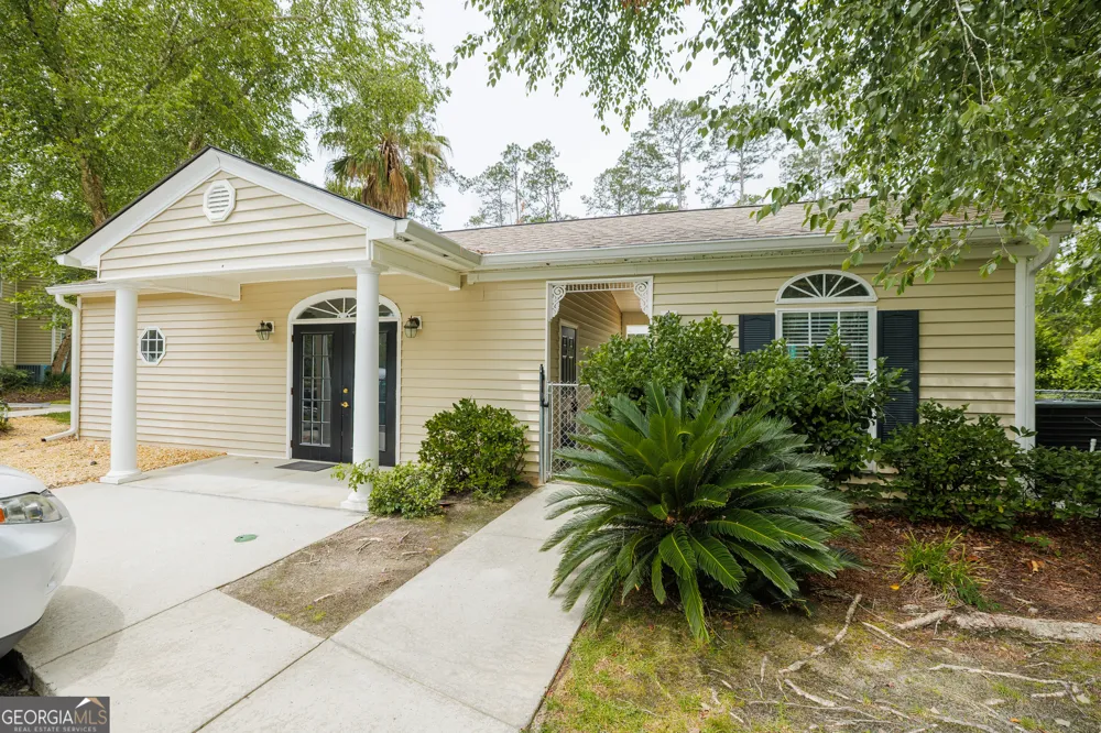2502 B Jerry Jones DR Valdosta, GA 31602