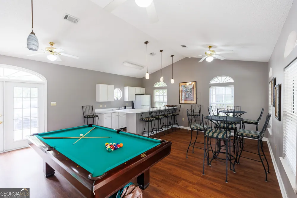 2502 B Jerry Jones DR Valdosta, GA 31602