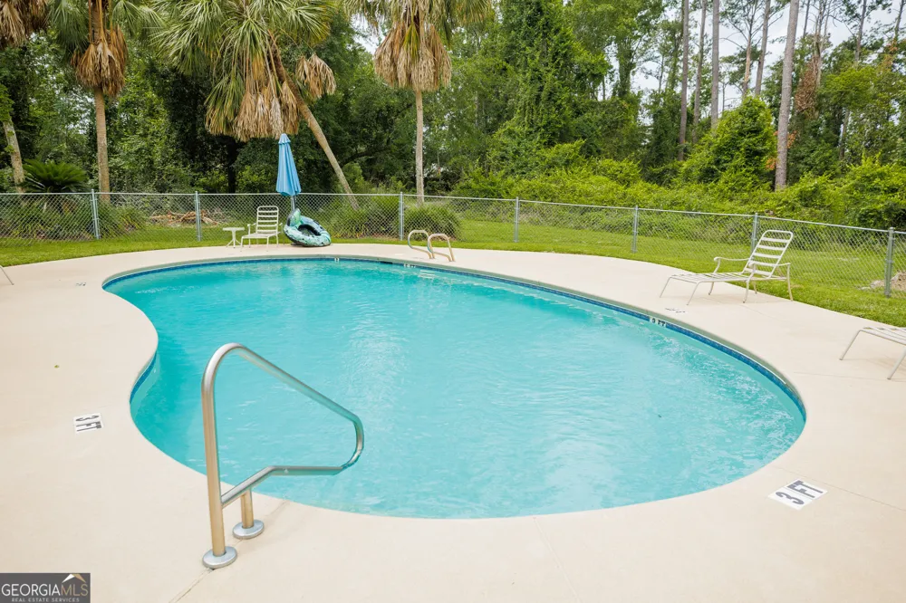 2502 B Jerry Jones DR Valdosta, GA 31602