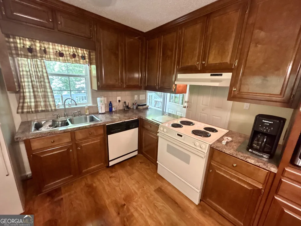 6569 Highway 356 Sautee Nacoochee, GA 30571