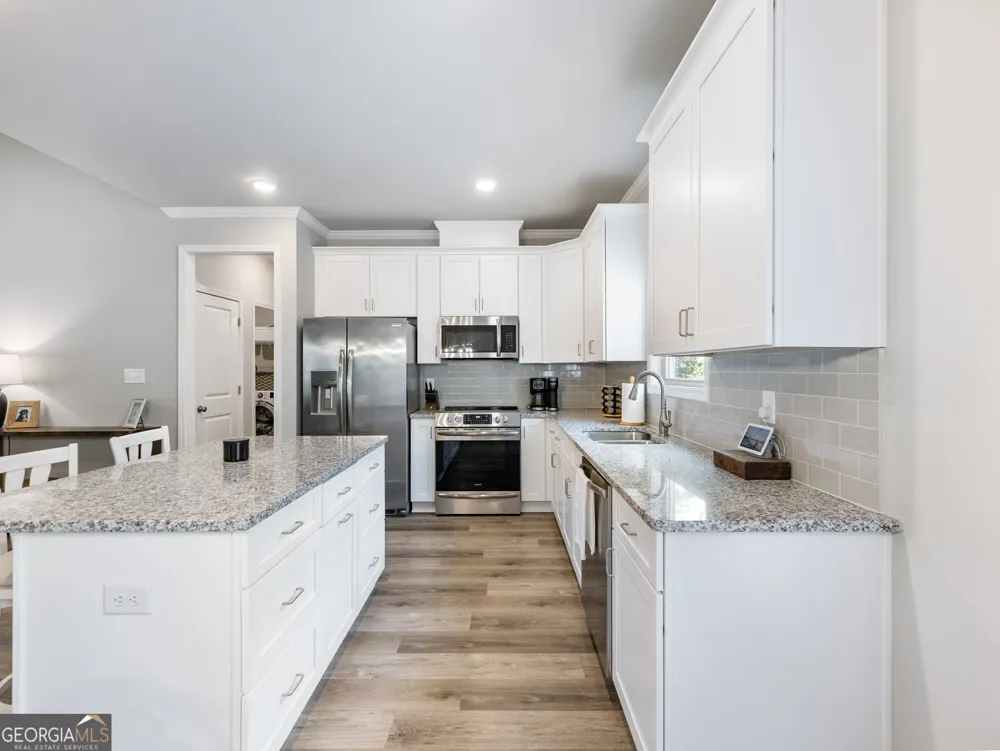 406 Sunset DR Statham, GA 30666