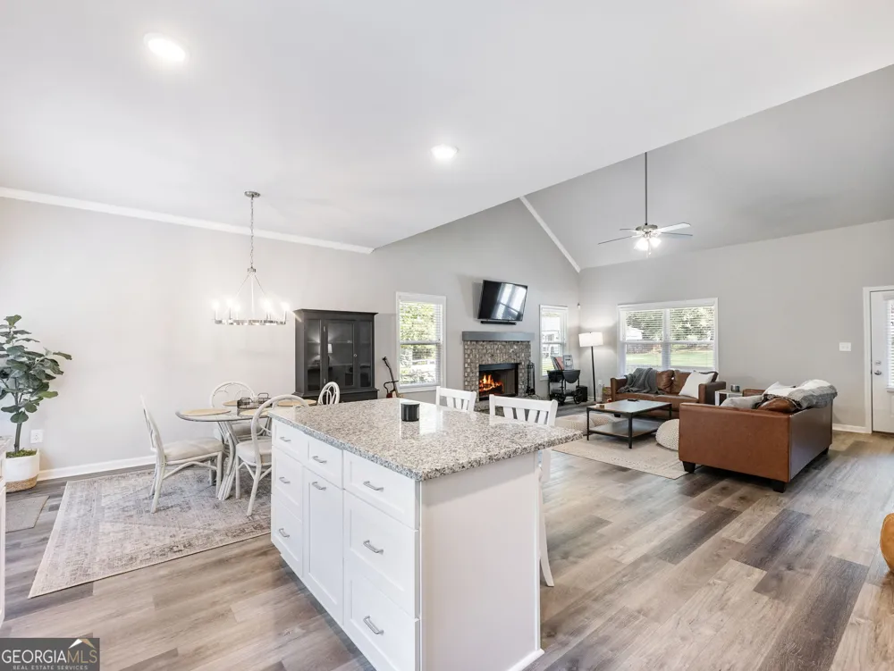 406 Sunset DR Statham, GA 30666