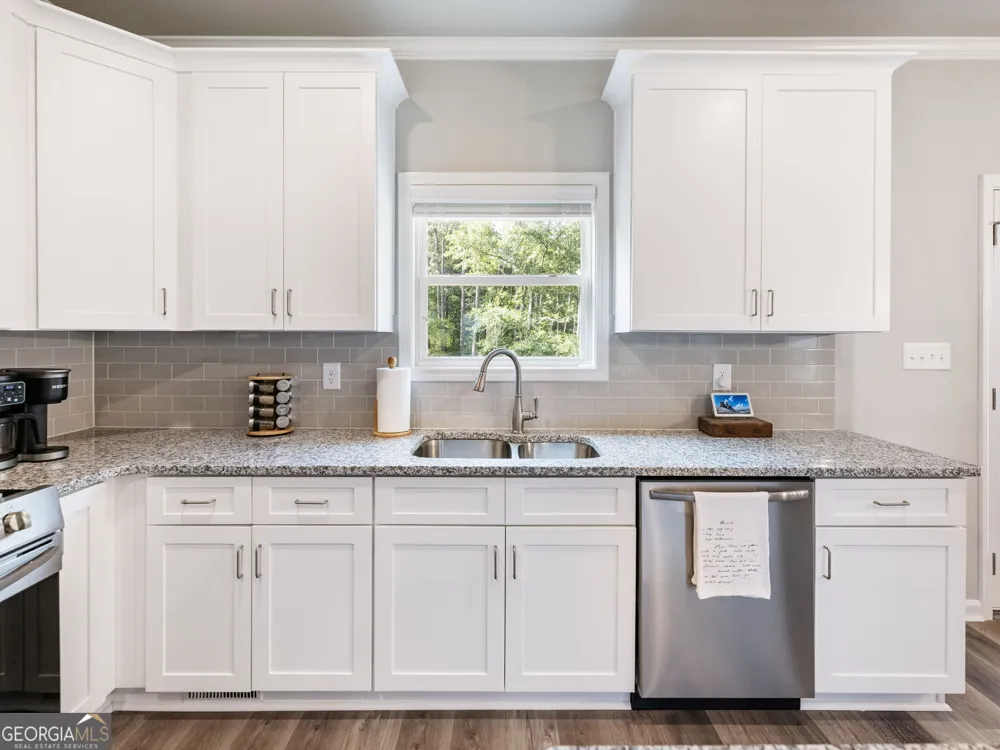406 Sunset DR Statham, GA 30666