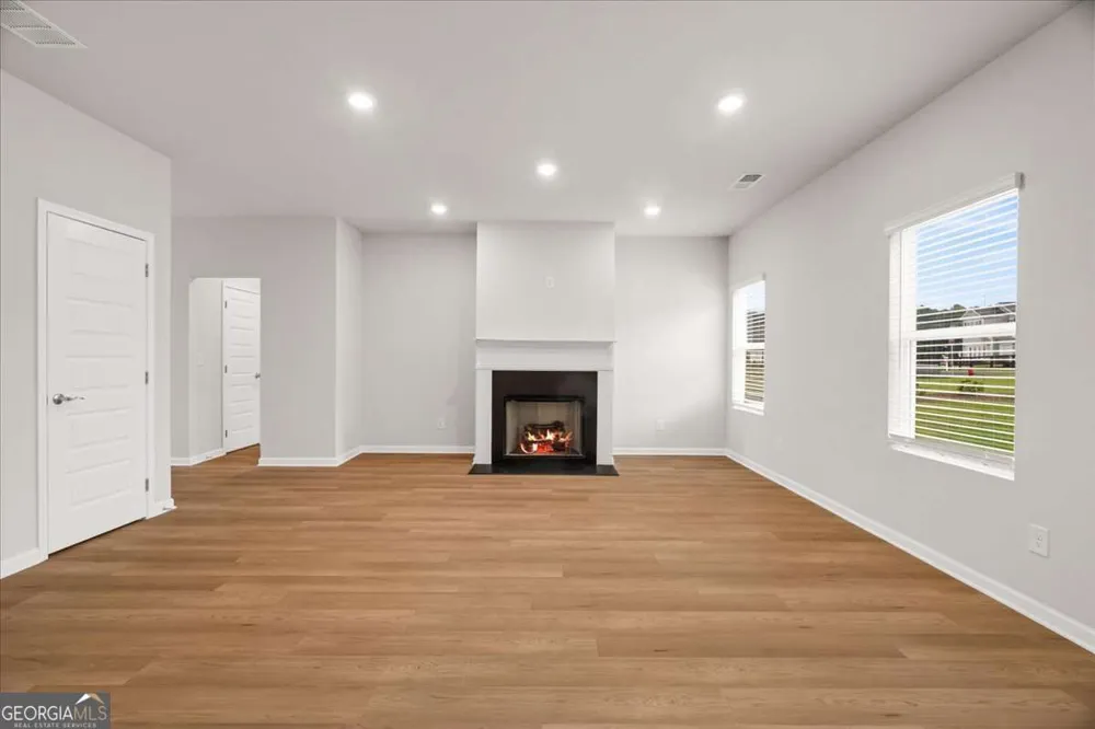 100 Wildflower CIR Calhoun, GA 30701