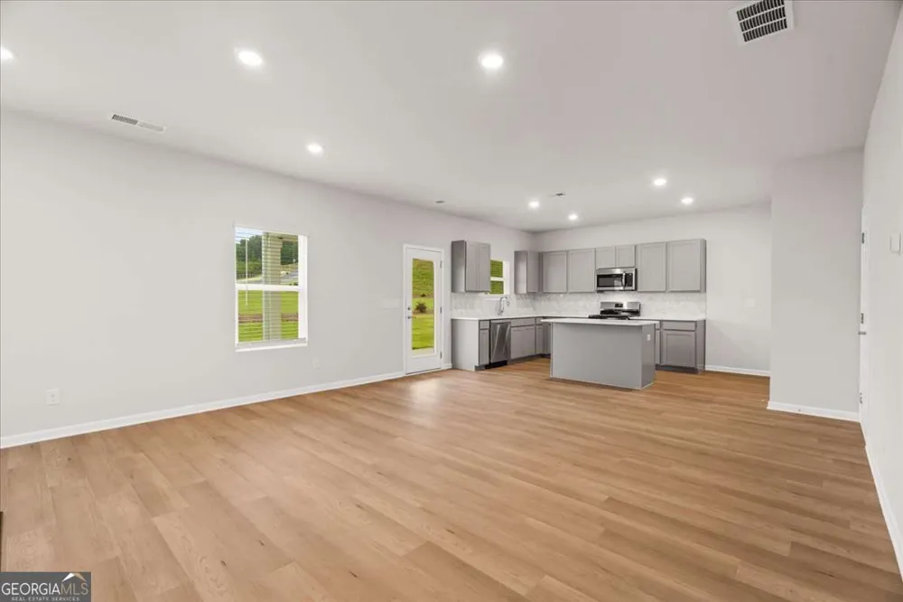 100 Wildflower CIR Calhoun, GA 30701
