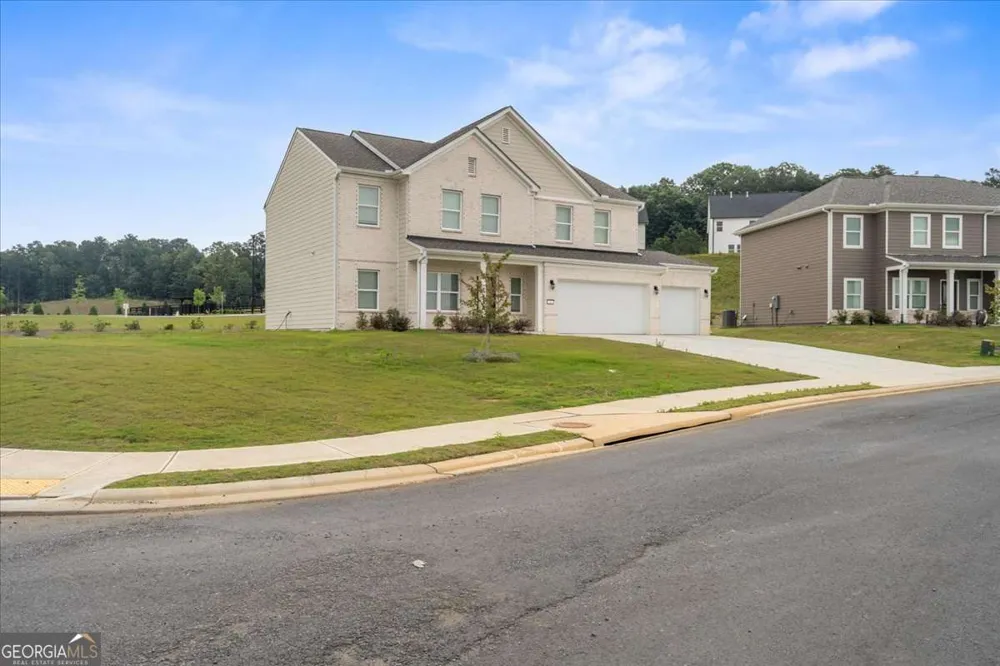 100 Wildflower CIR Calhoun, GA 30701