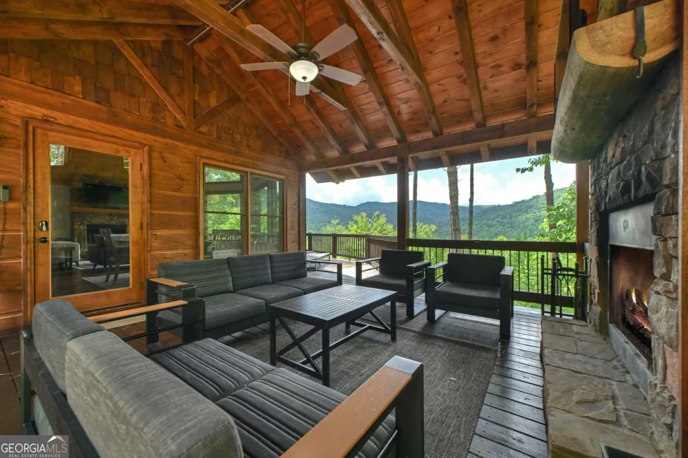 255 Indian Ridge RD Epworth, GA 30541