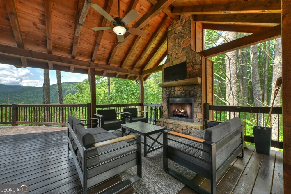 255 Indian Ridge RD Epworth, GA 30541
