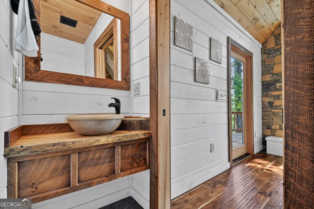 255 Indian Ridge RD Epworth, GA 30541