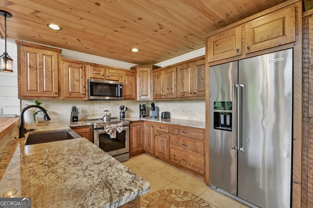 255 Indian Ridge RD Epworth, GA 30541