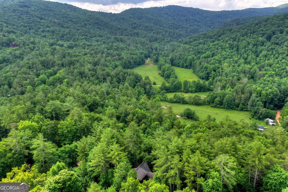 255 Indian Ridge RD Epworth, GA 30541