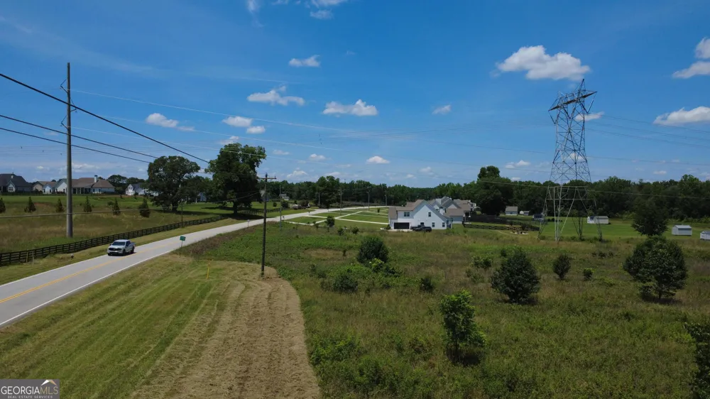 676 Linch RD Senoia, GA 30276