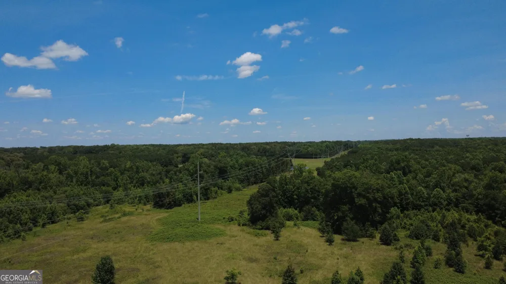676 Linch RD Senoia, GA 30276