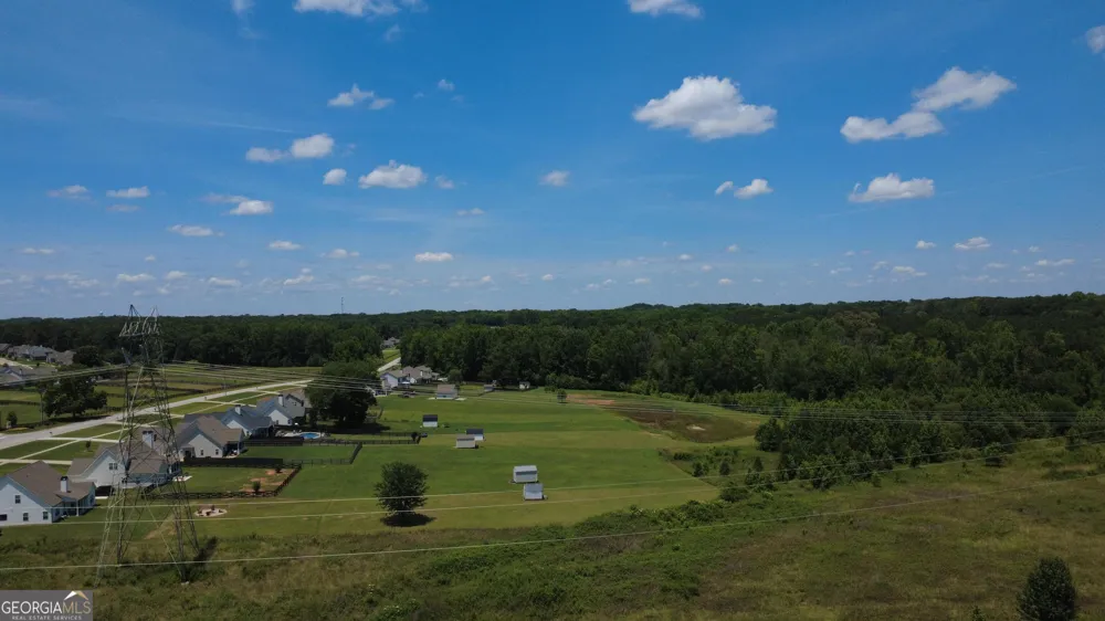676 Linch RD Senoia, GA 30276