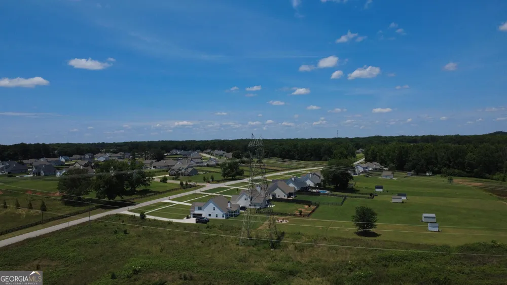 676 Linch RD Senoia, GA 30276