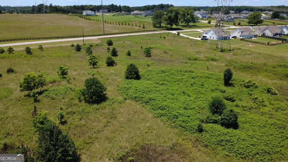 676 Linch RD Senoia, GA 30276