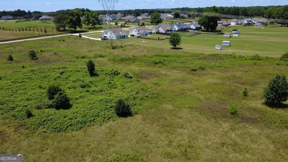 676 Linch RD Senoia, GA 30276