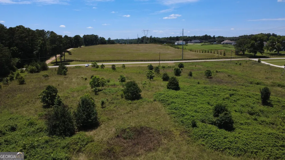 676 Linch RD Senoia, GA 30276