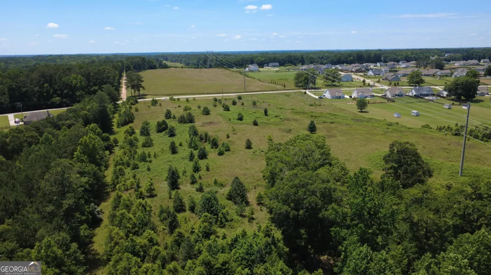 676 Linch RD Senoia, GA 30276