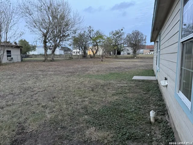 112 San Antonio Street Runge, TX 78151