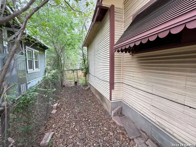 351 Barrett San Antonio, TX 78225