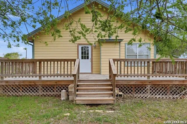 604 Schneider Poth, TX 78147