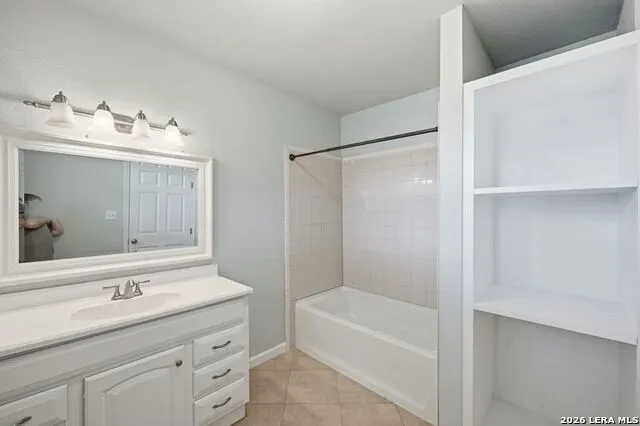 604 Schneider Poth, TX 78147