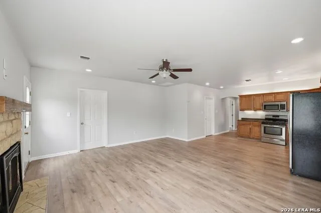 604 Schneider Poth, TX 78147