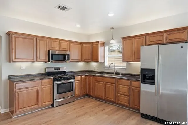 604 Schneider Poth, TX 78147