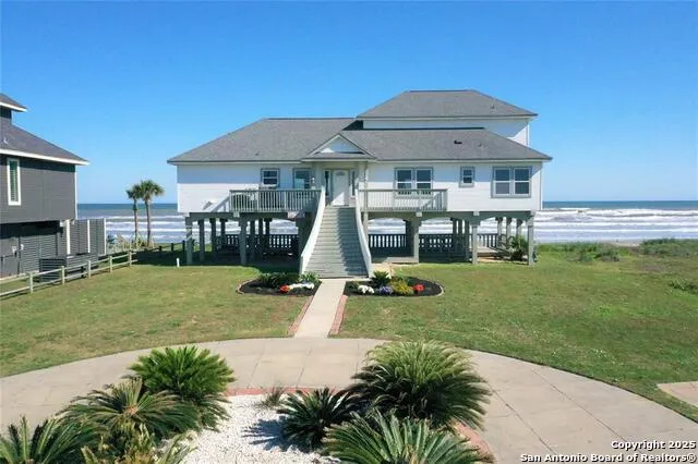 11835 Sunbather Ln Galveston, TX 77554