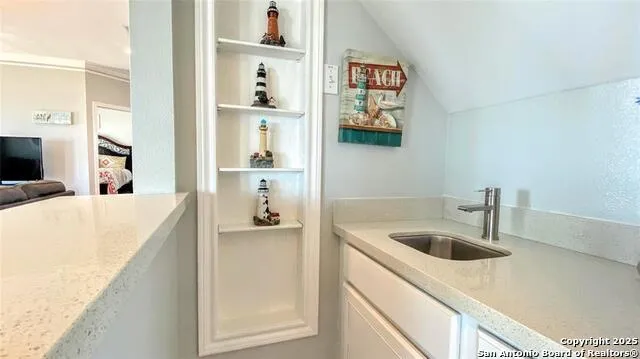 11835 Sunbather Ln Galveston, TX 77554