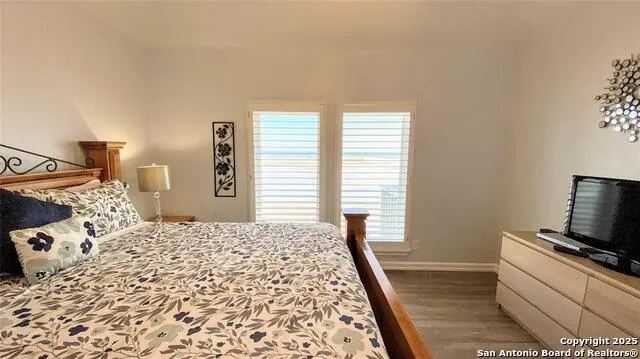 11835 Sunbather Ln Galveston, TX 77554