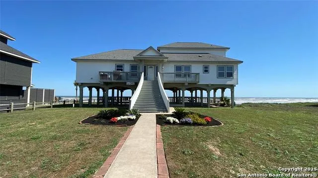 11835 Sunbather Ln Galveston, TX 77554