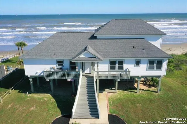 11835 Sunbather Ln Galveston, TX 77554