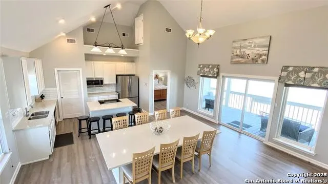 11835 Sunbather Ln Galveston, TX 77554