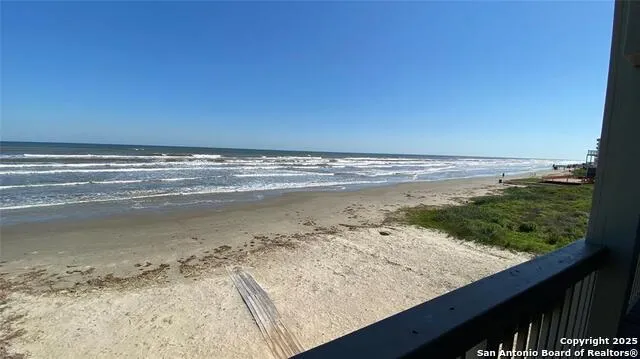 11835 Sunbather Ln Galveston, TX 77554